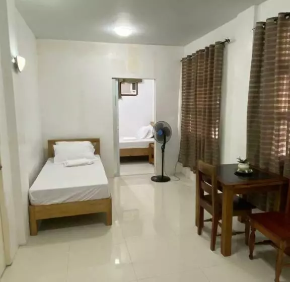 Capitol Hills Apartelle