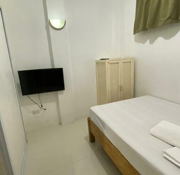 Capitol Hills Apartelle