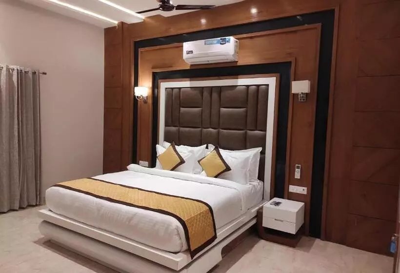 ホテル Club 21 By Sariska Fun City, Alwar