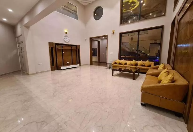ホテル Club 21 By Sariska Fun City, Alwar