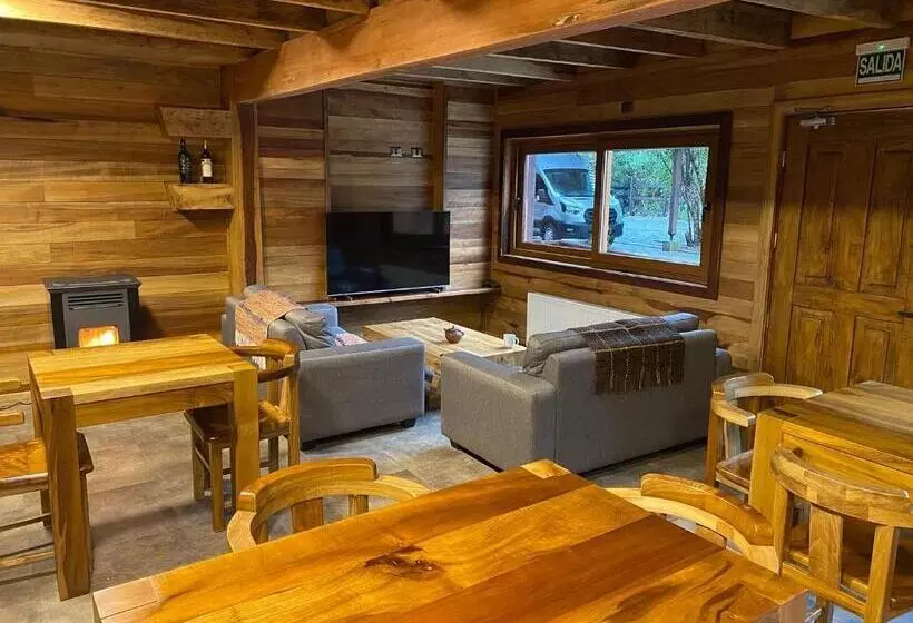 Hotelli Illi Lodge & Hostel