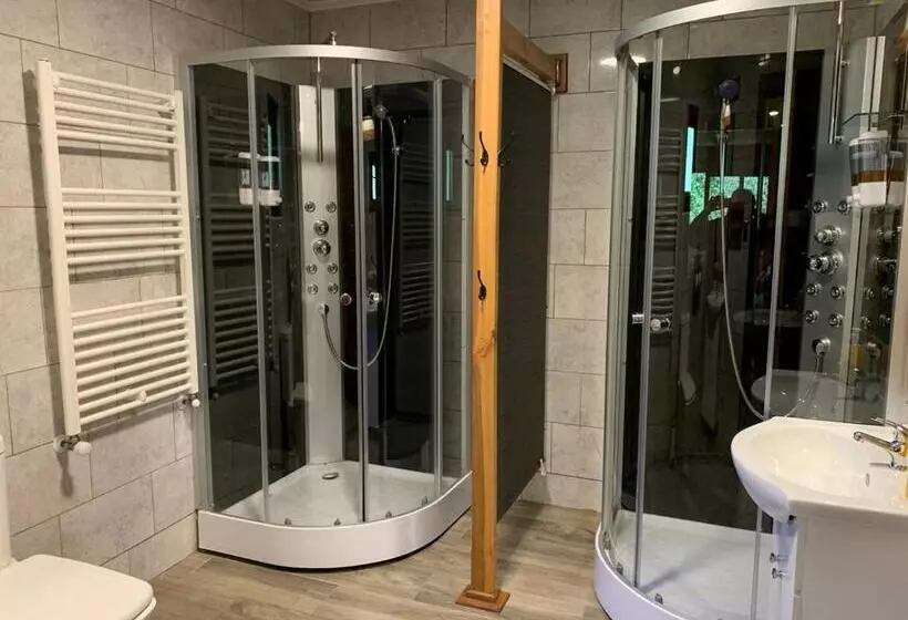 Hotelli Illi Lodge & Hostel