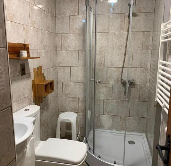 فندق Illi Lodge & Hostel