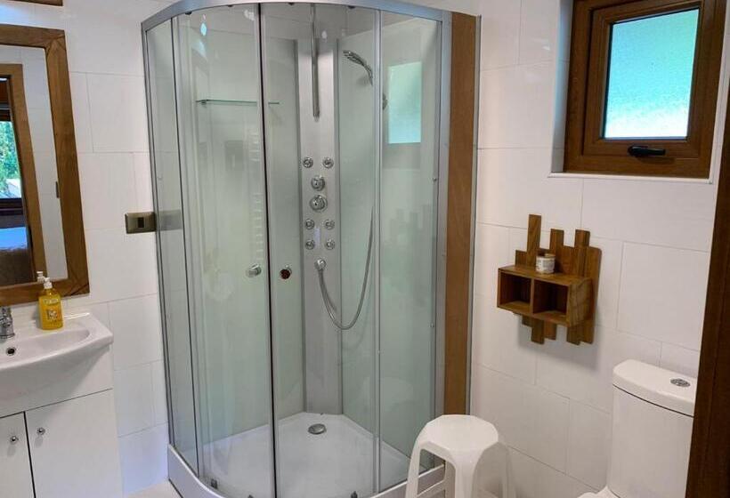 فندق Illi Lodge & Hostel