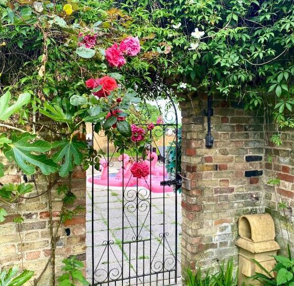 فندق The Farm Rooms