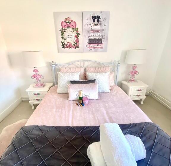 فندق The Farm Rooms