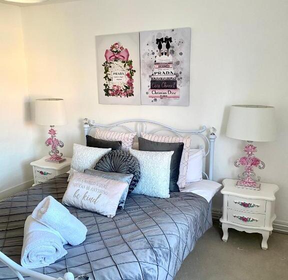 فندق The Farm Rooms