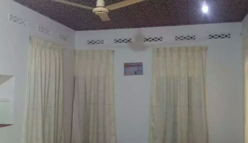 ペンション Eravur Guest House