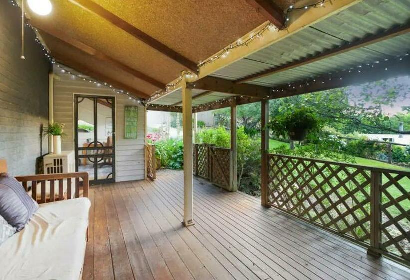 ペンション Hamptons Historic Guest House