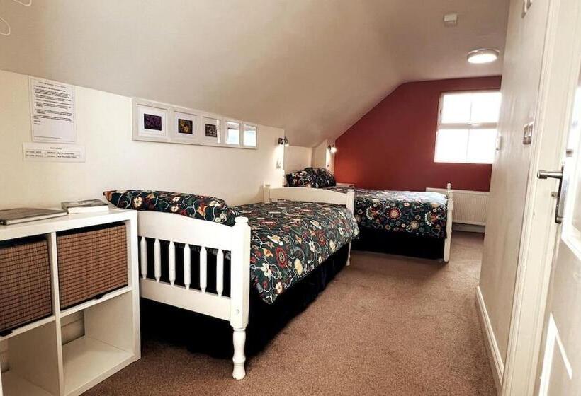 بنسيون Into The Burren