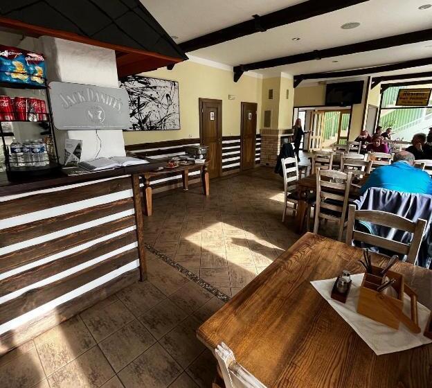 Пансион Ještěd Golf Restaurace A Penzion