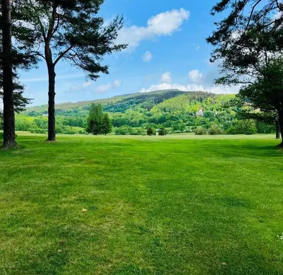 Majatalo Ještěd Golf Restaurace A Penzion