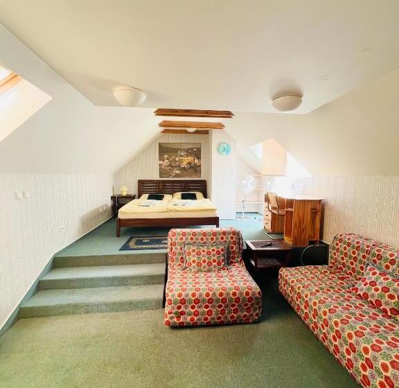 Пансион Ještěd Golf Restaurace A Penzion