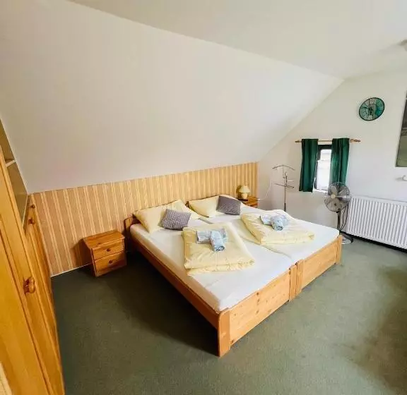 Majatalo Ještěd Golf Restaurace A Penzion