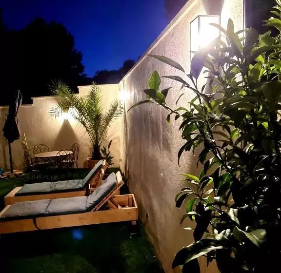 ペンション Les Rêves D Eden Gite Dans Mas Cévenol  Spa Privatif