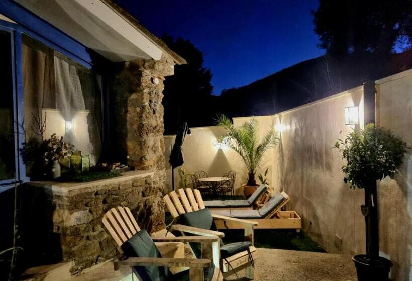 펜션 Les Rêves D Eden Gite Dans Mas Cévenol  Spa Privatif