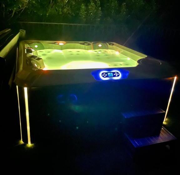 펜션 Les Rêves D Eden Gite Dans Mas Cévenol  Spa Privatif