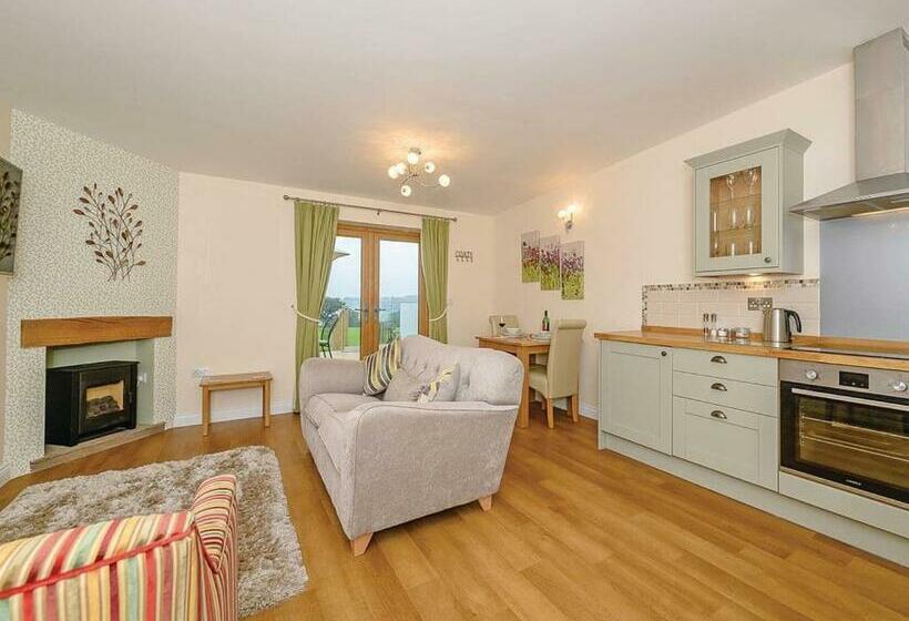 Курорт Larkshayes Cottages