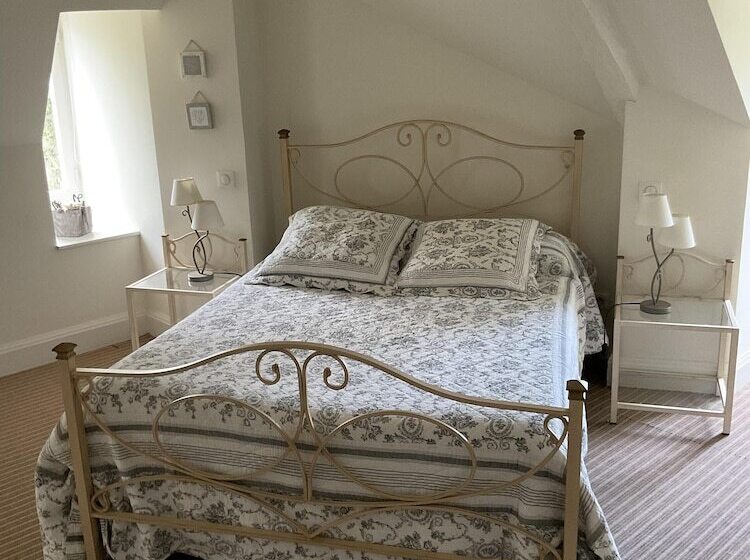 Bed and Breakfast Chateau Tout Y Fault