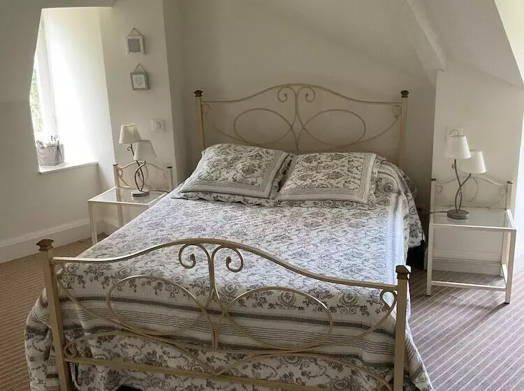 Aamiaismajoitus (B&B) Chateau Tout Y Fault