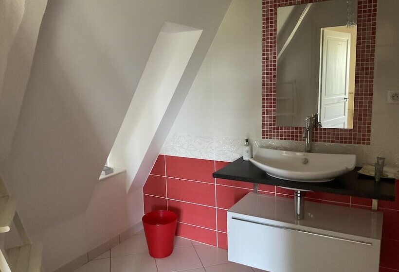 Bed and Breakfast Chateau Tout Y Fault