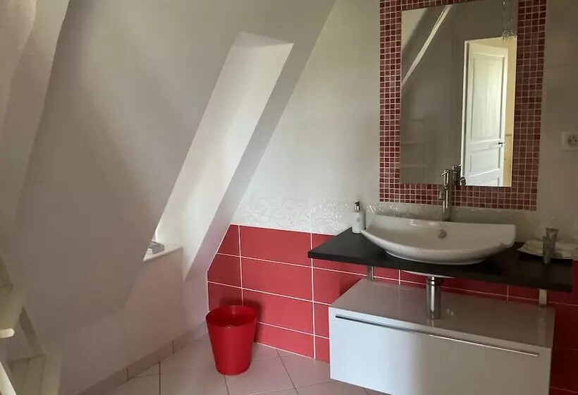 Aamiaismajoitus (B&B) Chateau Tout Y Fault