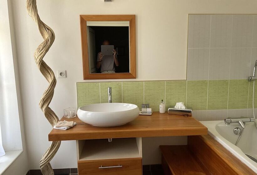 Bed and Breakfast Chateau Tout Y Fault