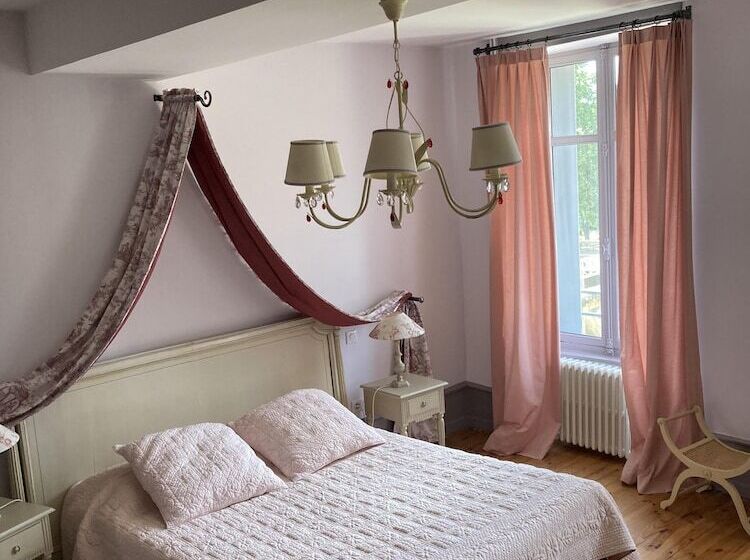 Bed and Breakfast Chateau Tout Y Fault