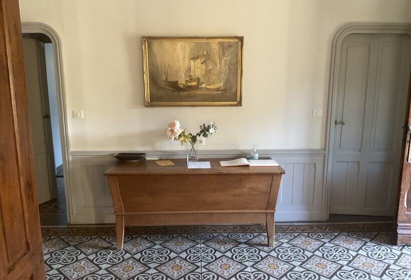 Bed and Breakfast Chateau Tout Y Fault