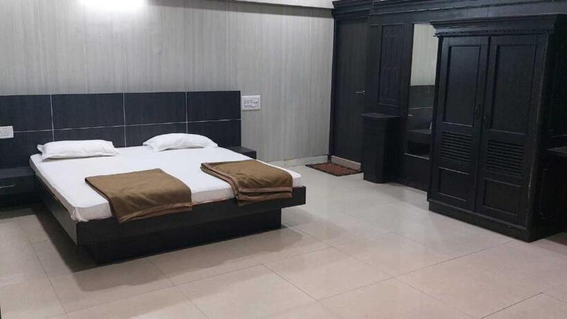 호텔 Staymaker Siddeshwara Comforts