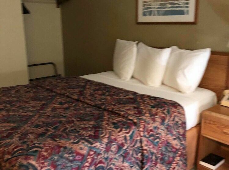 Отель Value Host Motor Inn