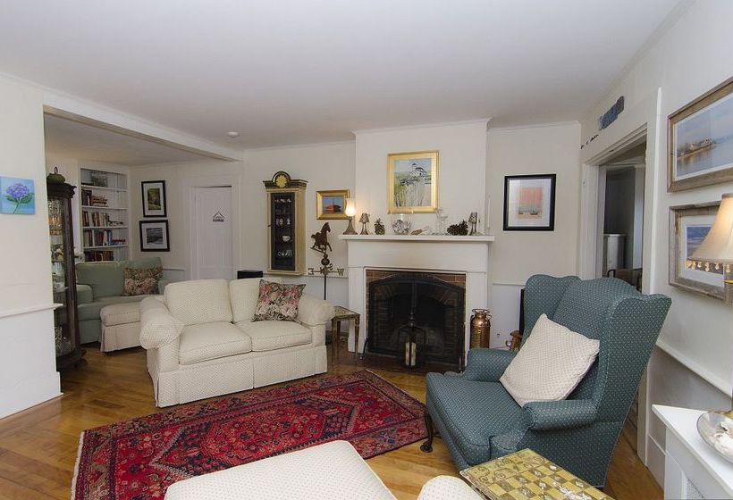 ベッドアンドブレックファースト Honeysuckle Hill Inn