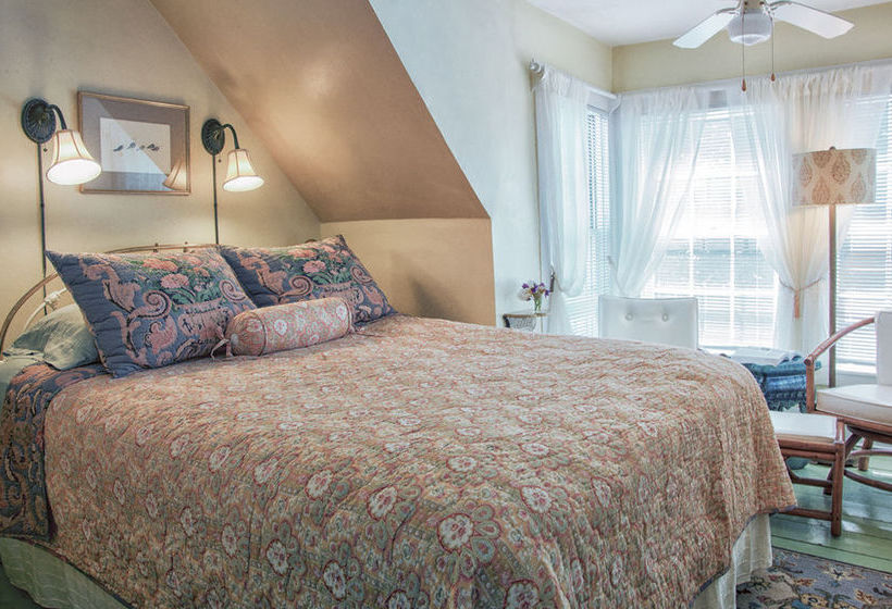 ベッドアンドブレックファースト Honeysuckle Hill Inn