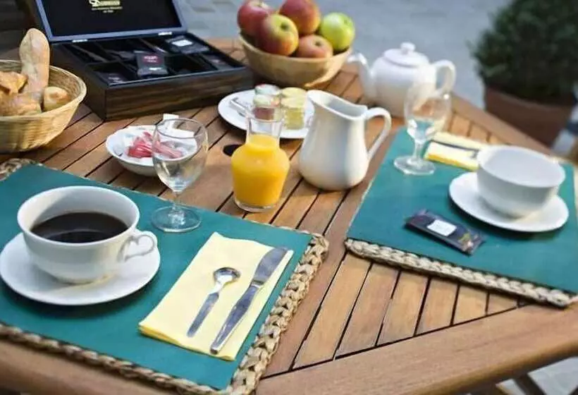 Appart Hotel Charles Sander