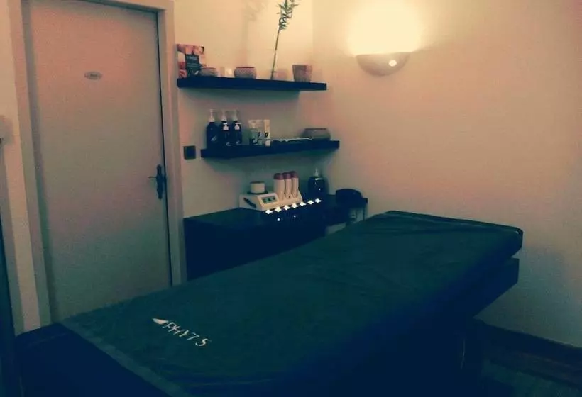 Appart Hotel Charles Sander