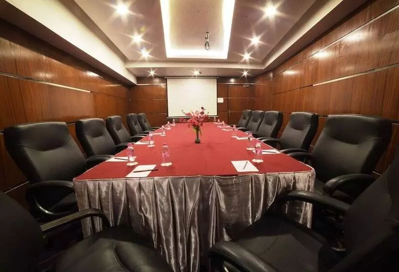 فندق Babylon Inn