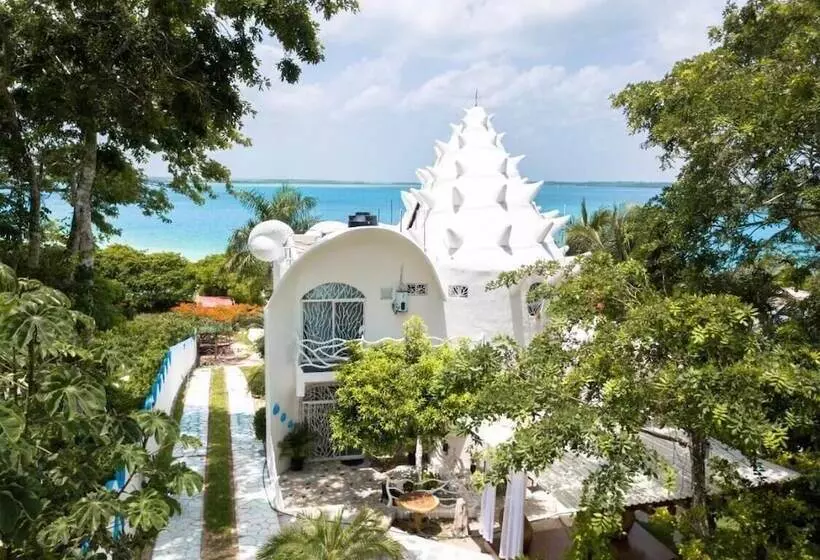 Отель Casa Caracol Bacalar Lagoon