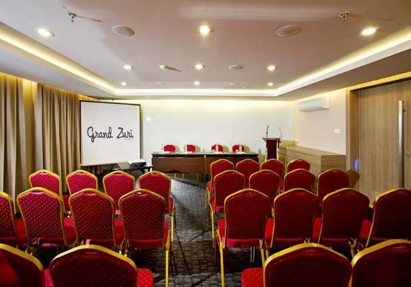 ホテル Grand Zuri Kuta Bali