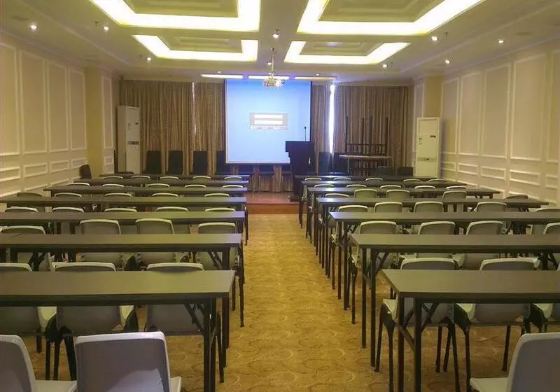 Hotel Greentree Inn Shantou Chengjiang Road Business