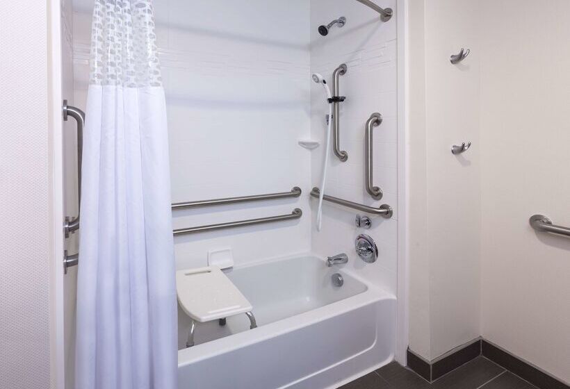 فندق Hampton Inn Marion