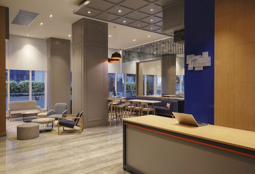 Otel Holiday Inn Express Gurugram Sector 50, An Ihg