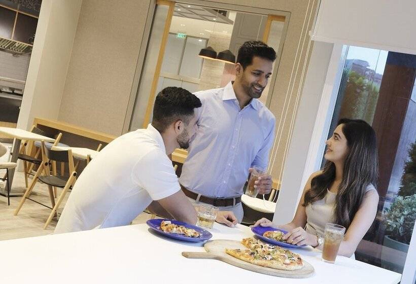 Otel Holiday Inn Express Gurugram Sector 50, An Ihg