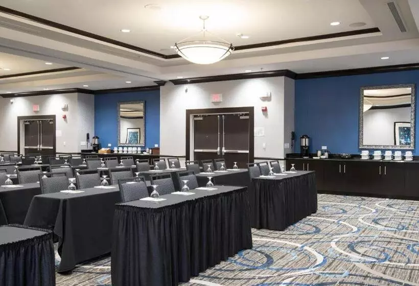 ホテル Holiday Inn Indianapolis Airport, An Ihg