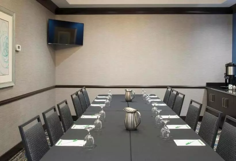 ホテル Holiday Inn Indianapolis Airport, An Ihg
