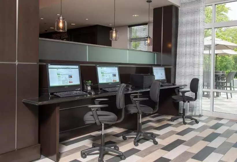 ホテル Holiday Inn Indianapolis Airport, An Ihg