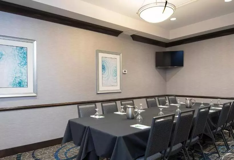 ホテル Holiday Inn Indianapolis Airport, An Ihg