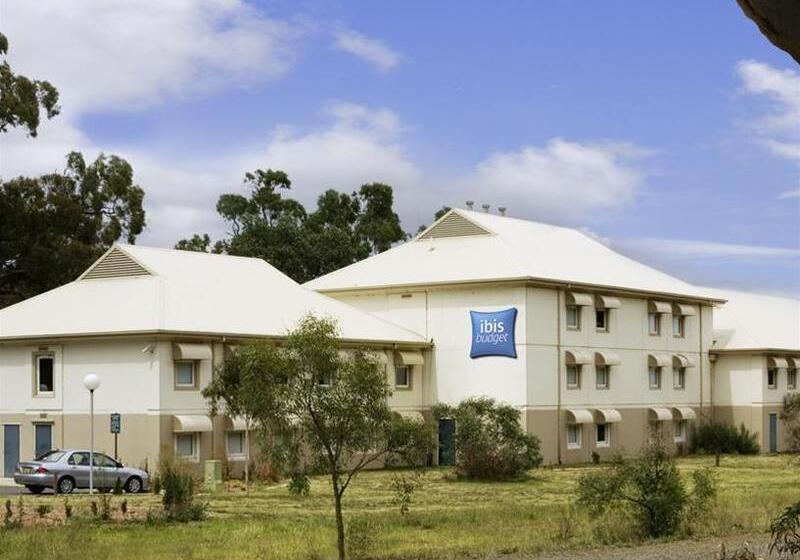 בית מלון כפרי Ibis Budget Canberra