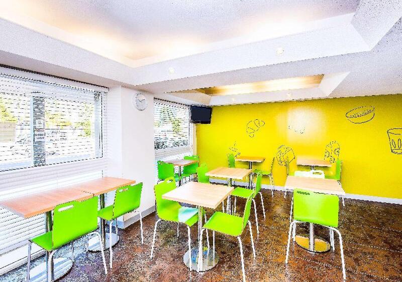 בית מלון כפרי Ibis Budget Canberra