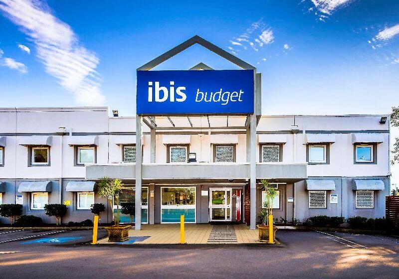 בית מלון כפרי Ibis Budget Canberra