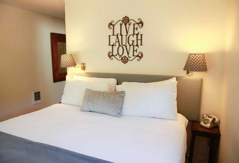 酒店 Inn On The Russian River